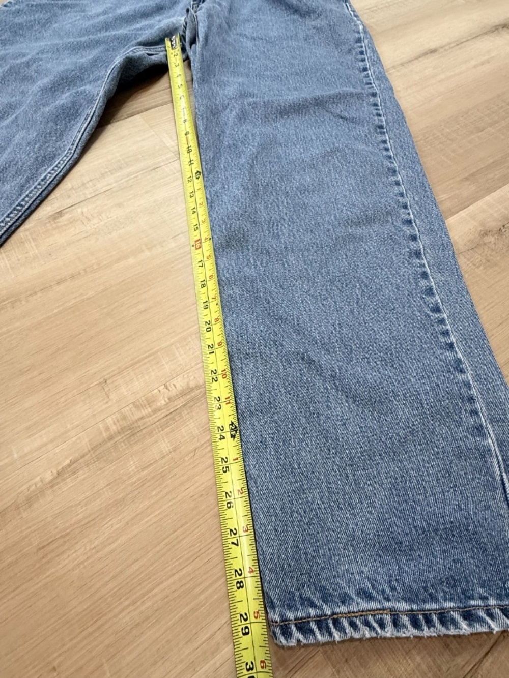 Levi’s Men's 550 Relaxed Fit Jeans in Medium Stonewash Size W38 L34 - Picture 3 of 7